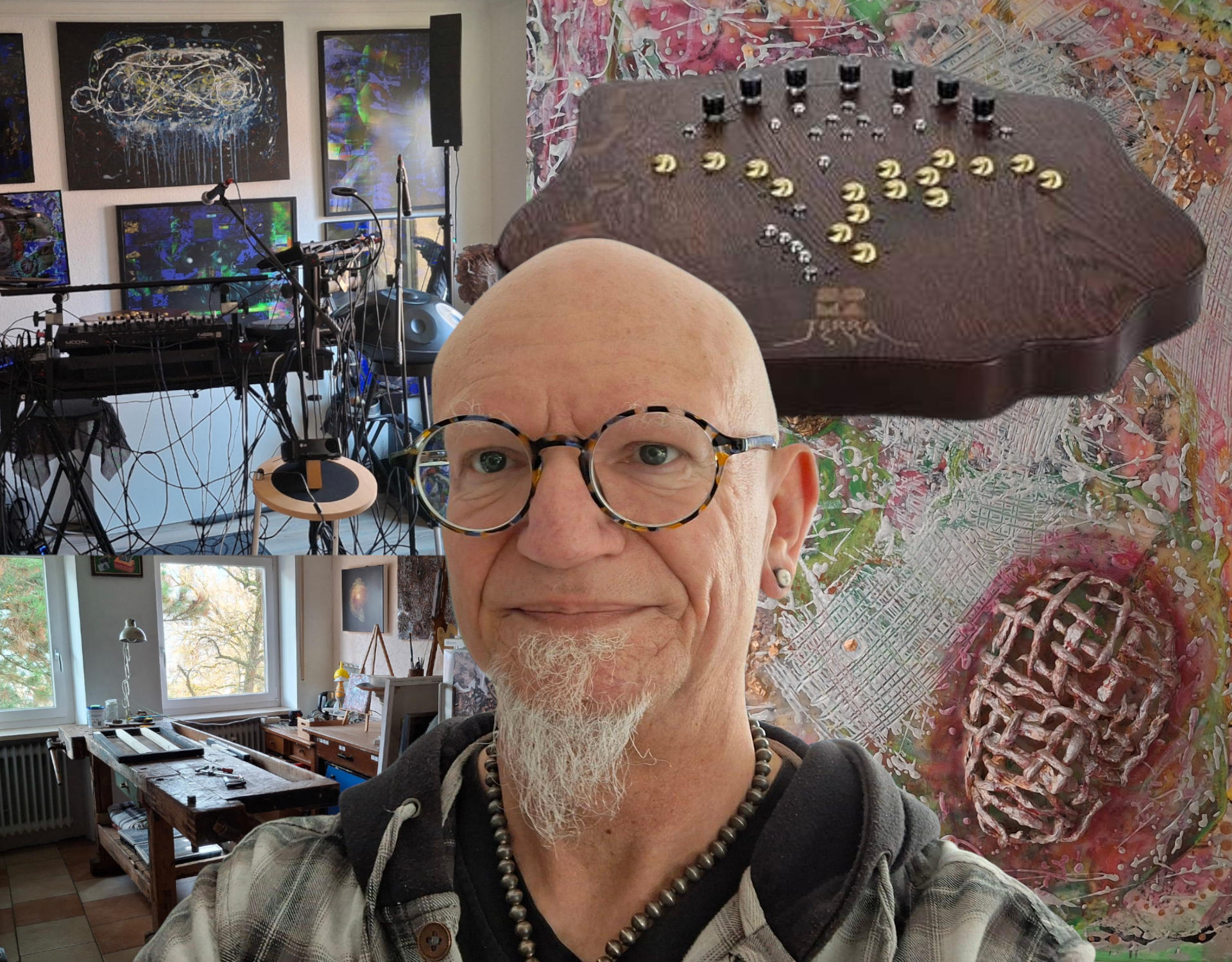 Portrait von Ralf Sobolla mit Werkstatt und Studio im Hintergrund